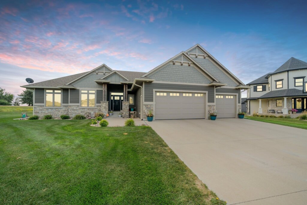 2 story homes for sale sioux falls