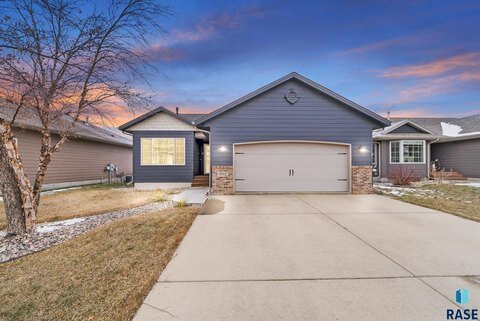 homes for sale 57106