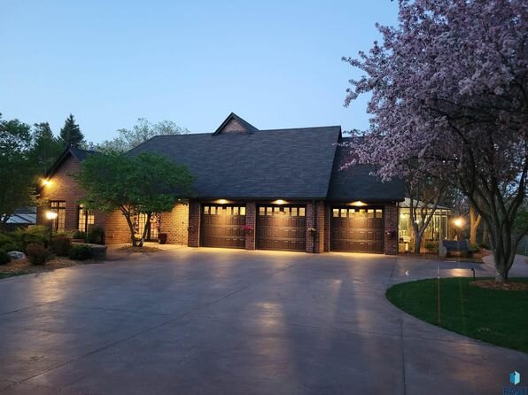 luxury homes for sale sioux falls
