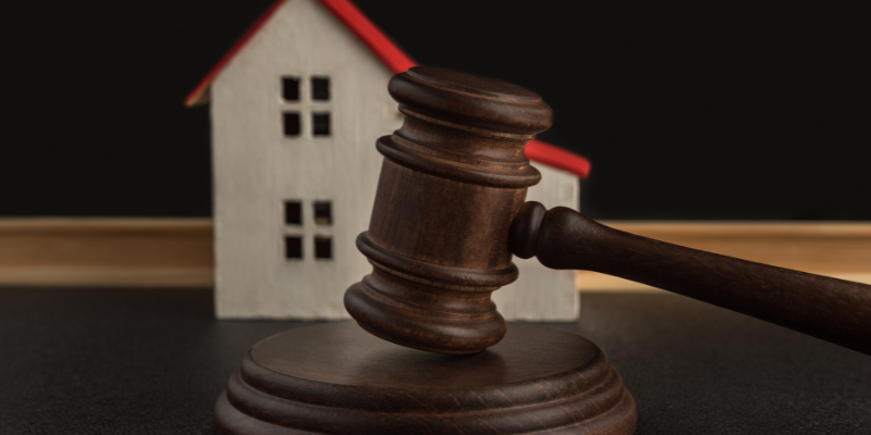 Selling a House While a Lawsuit Is Pending [market_city]