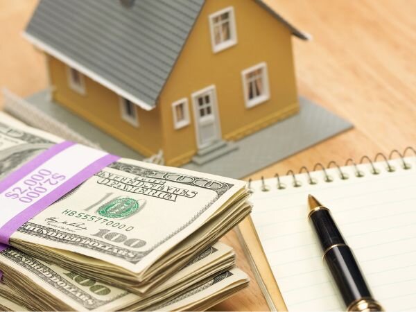 selling house when behind patyments in Spring field