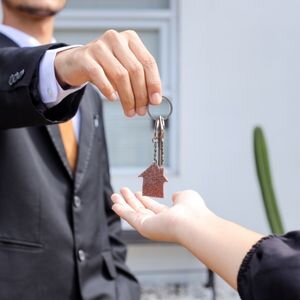 How Much Does a Realtor Charge to Sell Your House Massachusetts