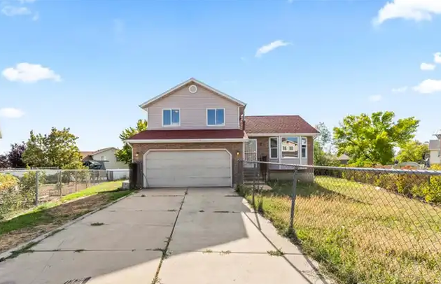 House in Layton