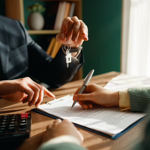 Can an executor sell a property Maine