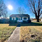 Front view of homes for sale in Evansville Indiana on Ravenswood Dr