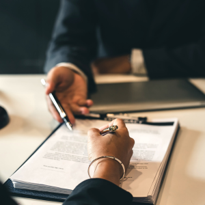 What Happens If a Seller Backs Out of a Contract In Arizona