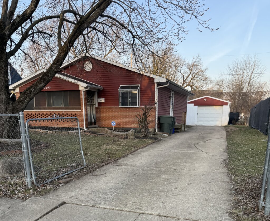 Cash home sale solution in Columbus Ohio at 2493 Lexington Avenue for homeowner facing foreclosure