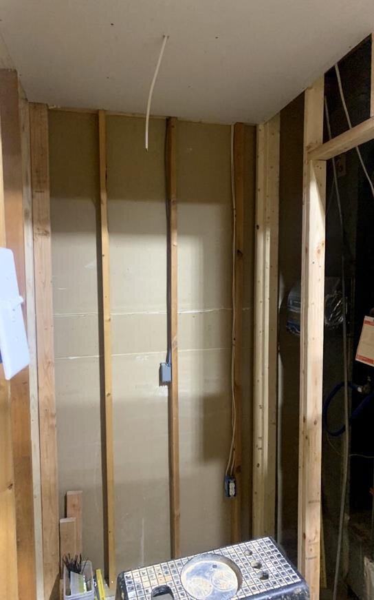 Before renovation – Bathroom in Alexandria, VA - Amesbury Ct