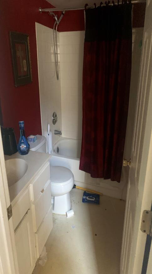 Before renovation – Bathroom in Manassas, VA - Calypso Dr