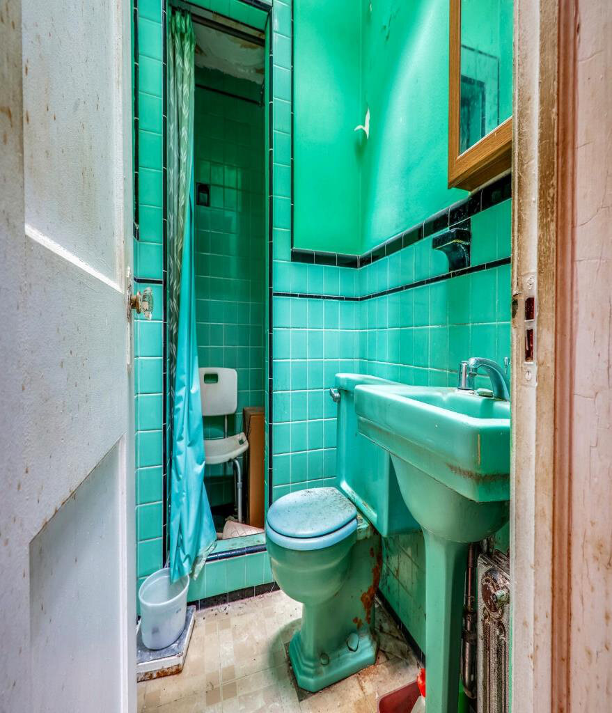 Before renovation – Bathroom in Washington, DC - 2nd ST NW