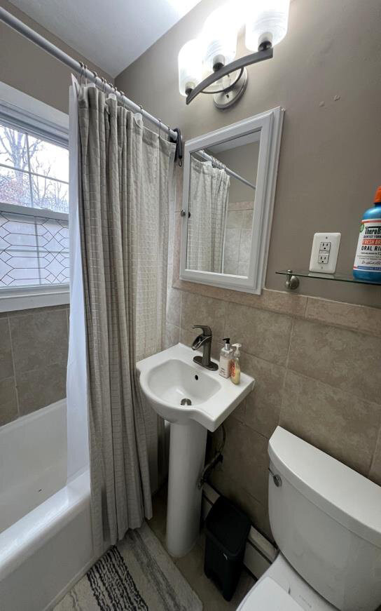 Before renovation – Bathroom in Fairfax, VA - Jones St