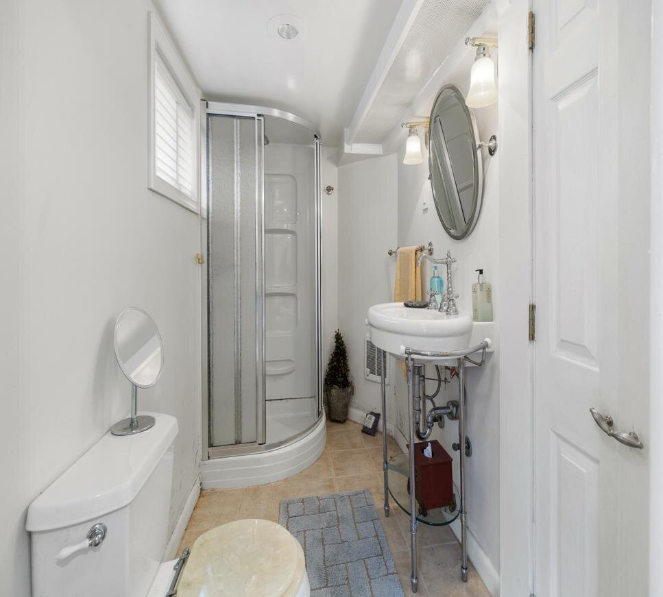 Before renovation – Bathroom in Washington, DC - 2nd Street SW