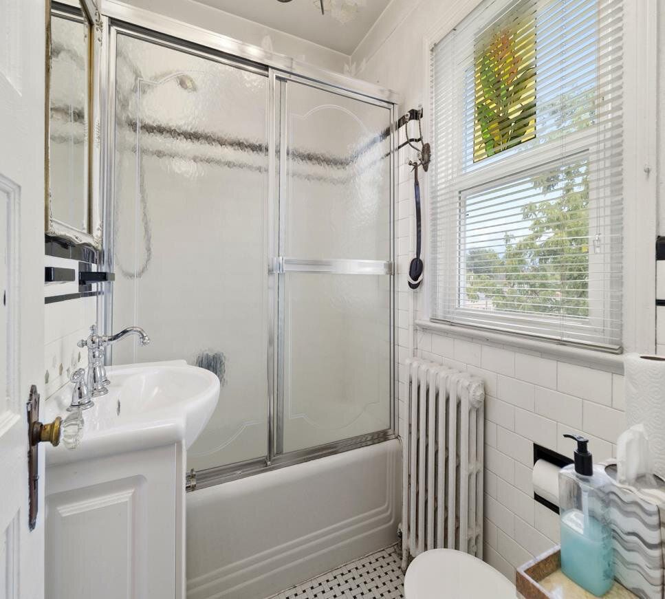 Before renovation – Bathroom in Washington, DC - 2nd Street SW