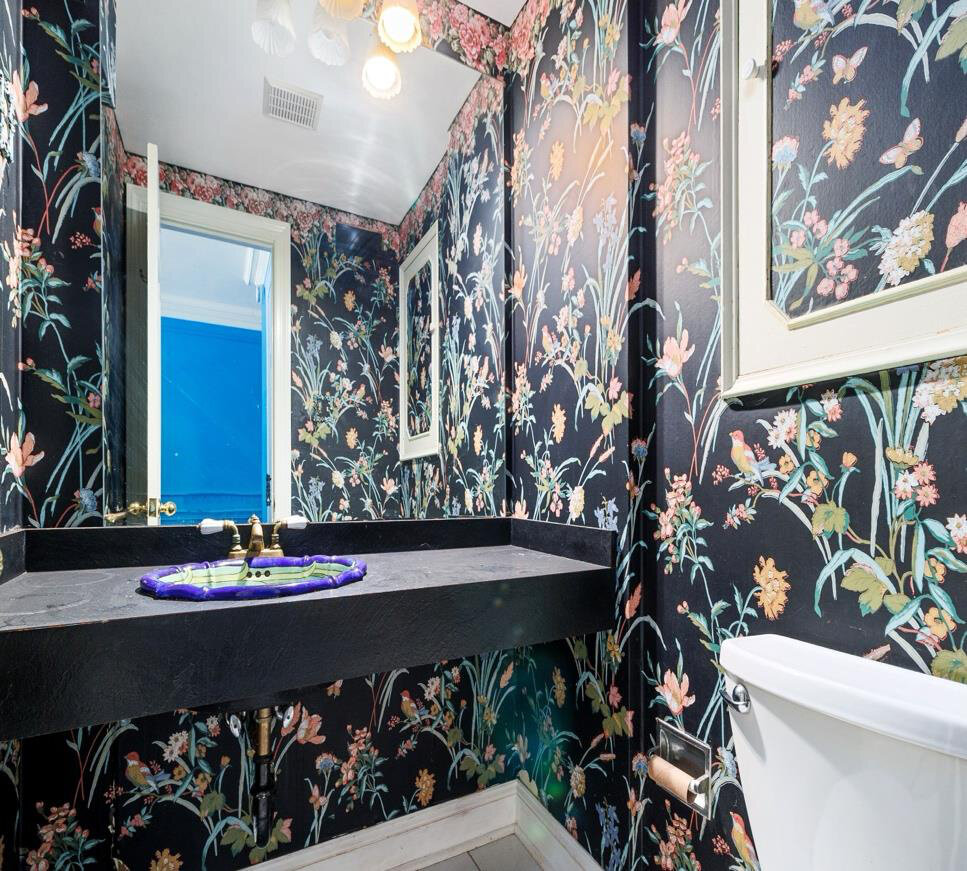 Before renovation – Bathroom in Washington, DC - 34th St NW