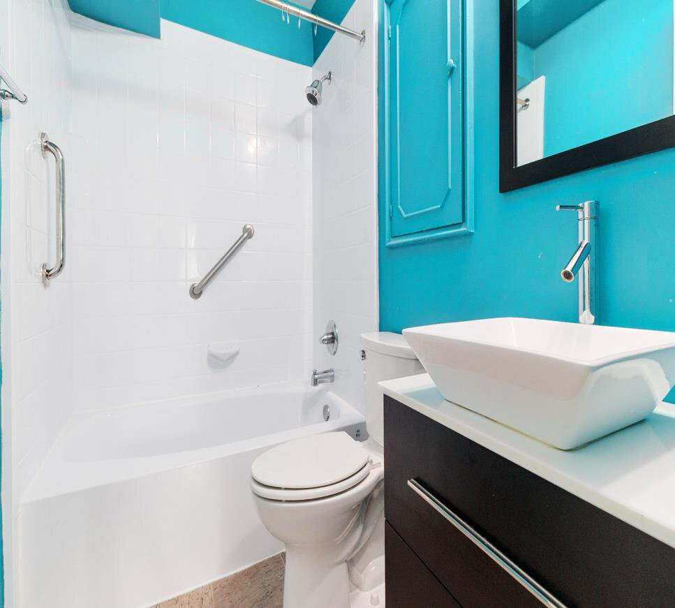 Before renovation – Bathroom in Washington, DC - 34th St NW