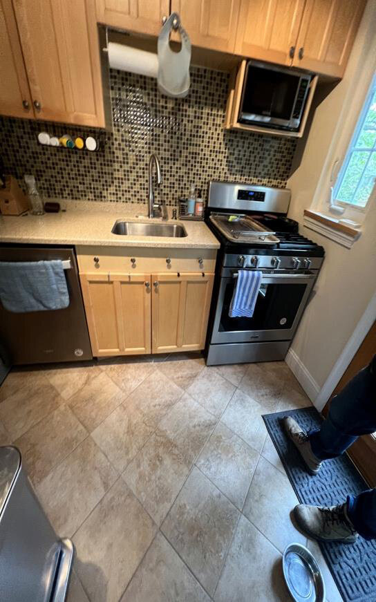 Before renovation – Kitchen in Alexandria, VA - Scroggins Road
