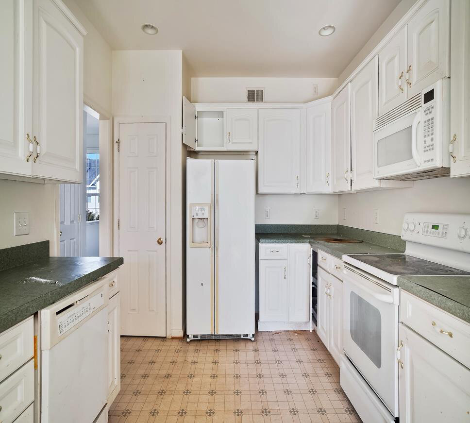 Before renovation – Kitchen in Hagerstown, MD - Bridle Court