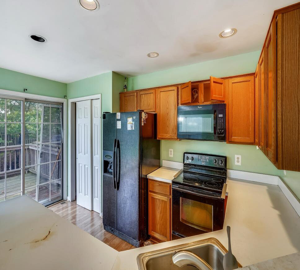 Before renovation – Kitchen in Manassas, VA - Calypso Dr