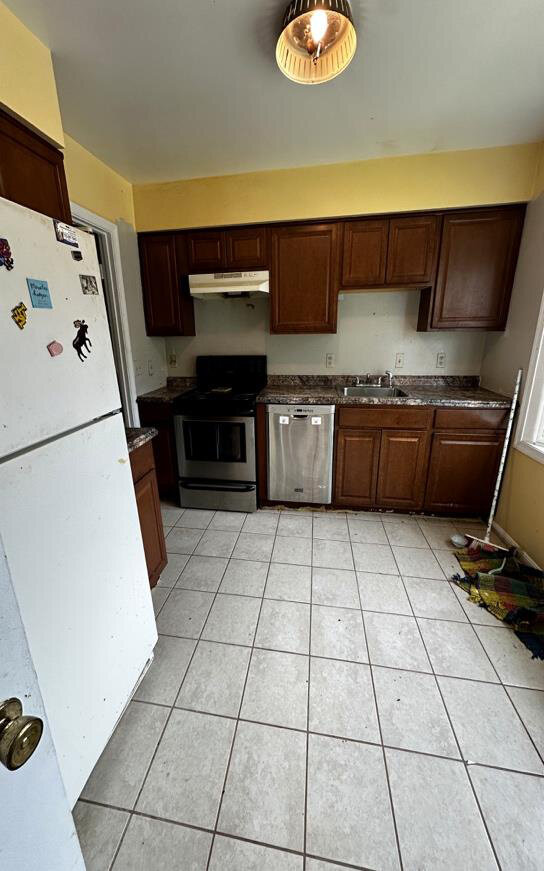 Before renovation – Kitchen in Woodbridge, VA - Seminole Road