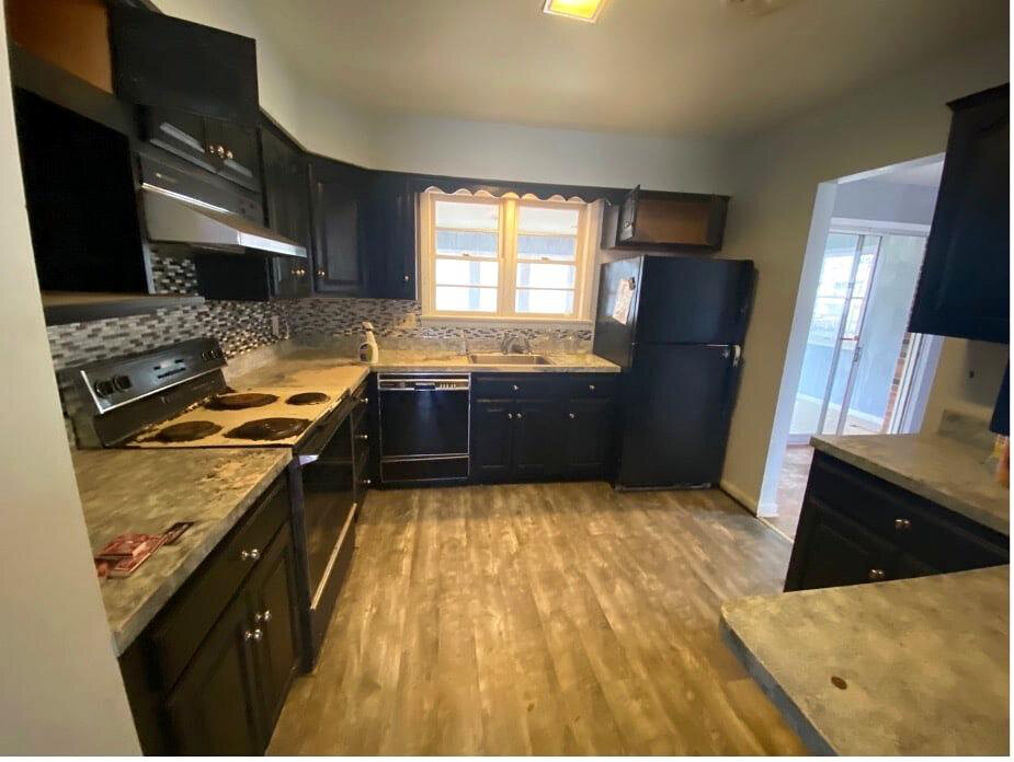 Before renovation – Kitchen in Oakton, VA - Montgomery St