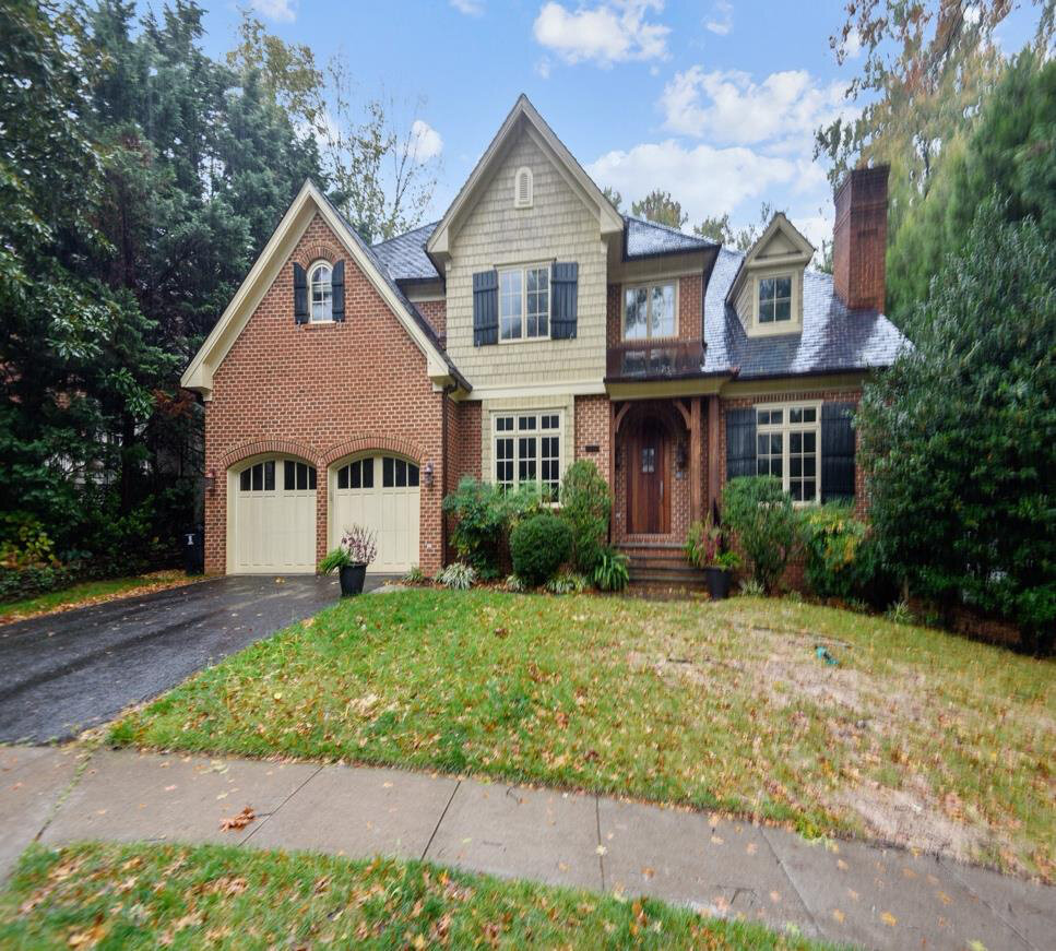 Before renovation – Exterior in Arlington, VA - N Albemarle St