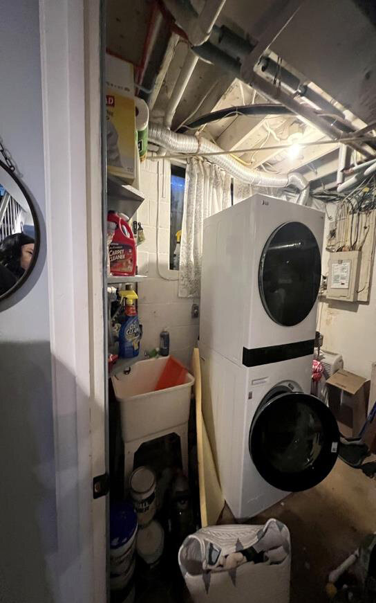 Before renovation – Laundry in Reston, VA - Park Overlook Dr