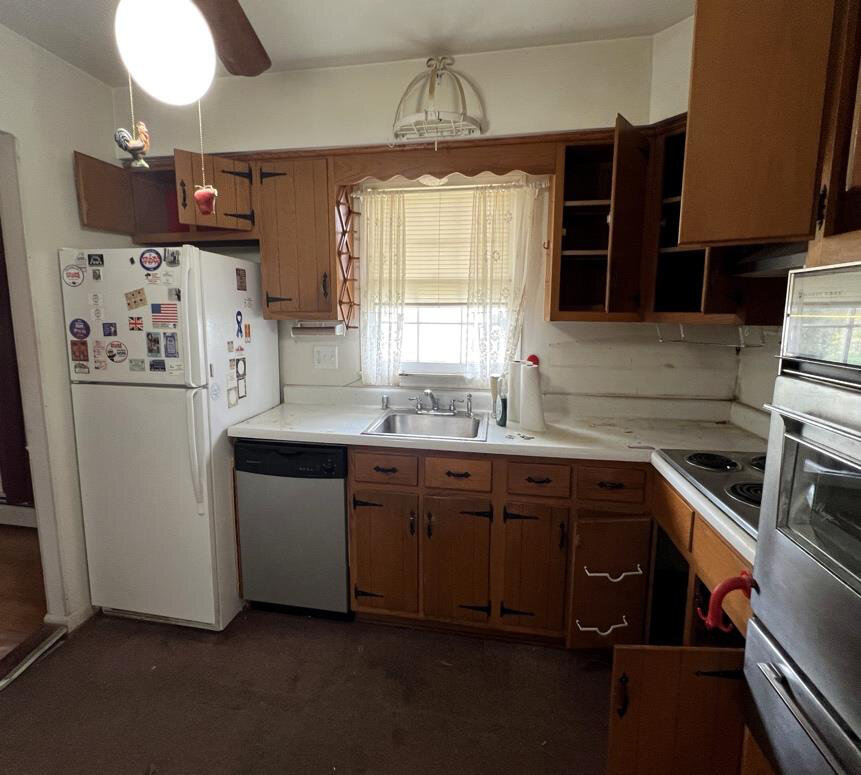 Before renovation – Kitchen in Alexandria, VA - Maxine Court