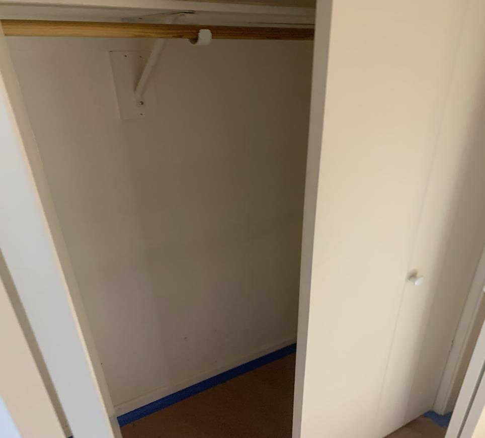 Before renovation – Kitchen in Alexandria, VA - King St