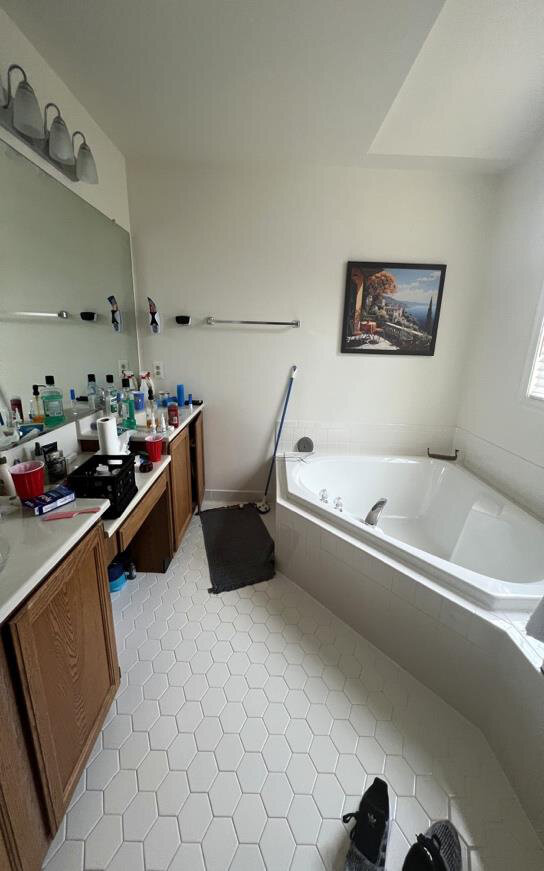 Before renovation – Kitchen in Herndon, VA - Kingstream Cir