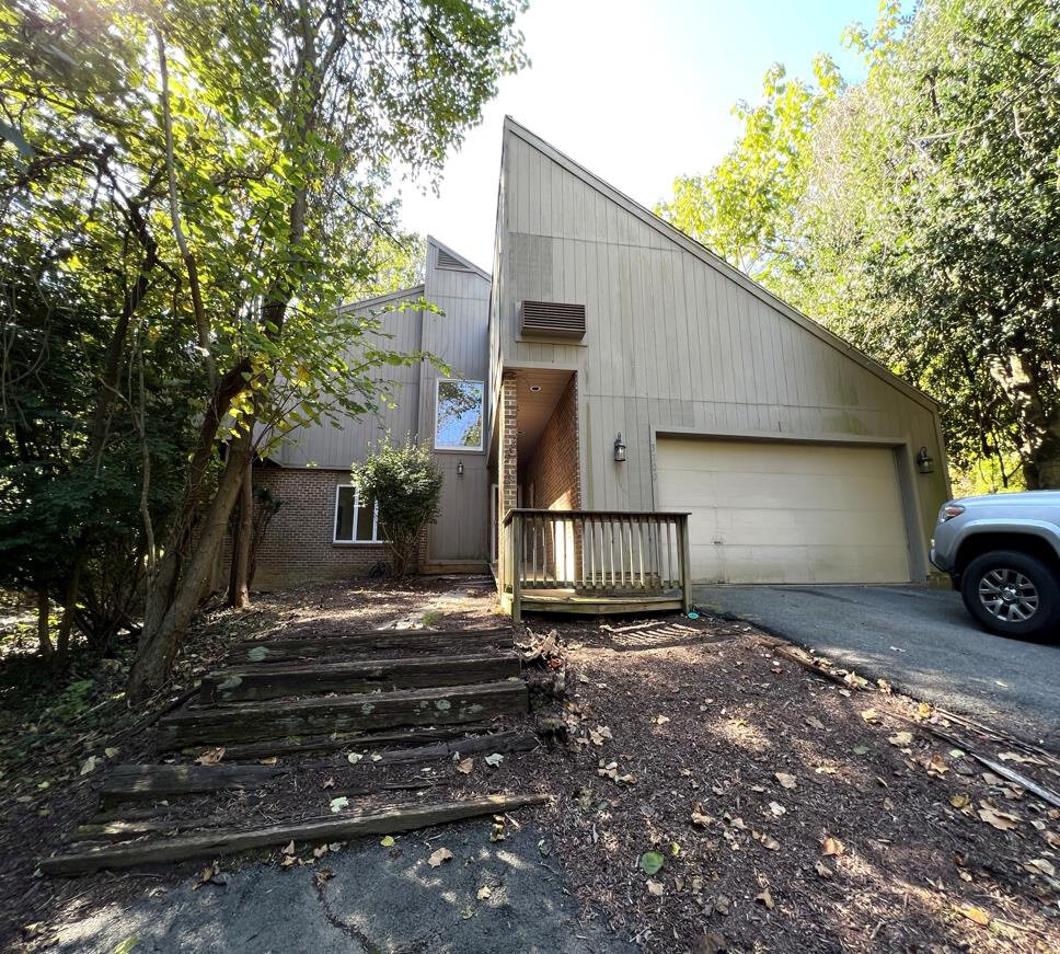 Before renovation – Kitchen in Oakton, VA - Cobb Hill Ln
