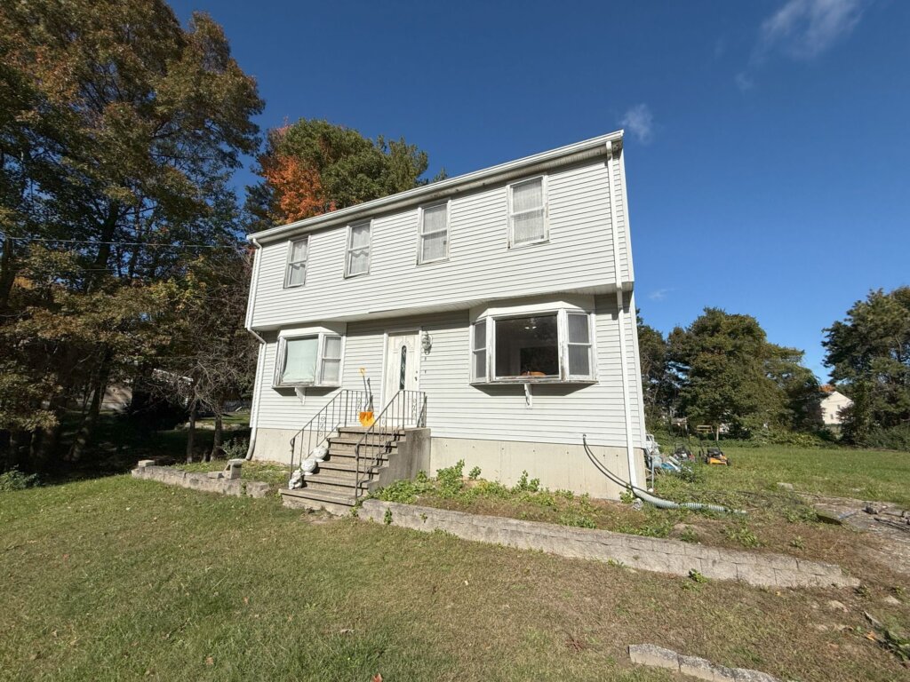 8 Marisa Drive West Bridgewater MA before rehab – cash home buyers West Bridgewater