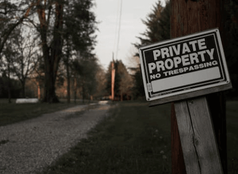 keep trespassers off your land in florida