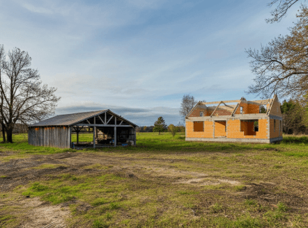 selling land with existing structures in Inglis Florida
