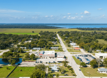 selling land with existing structures in Okeechobee Florida