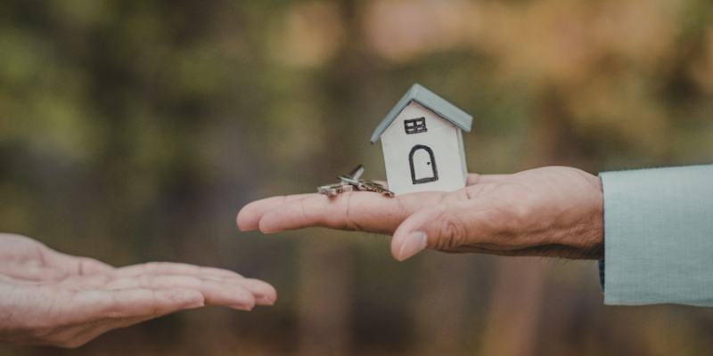 Can You Sell a House With a Lien on It in Wisconsin