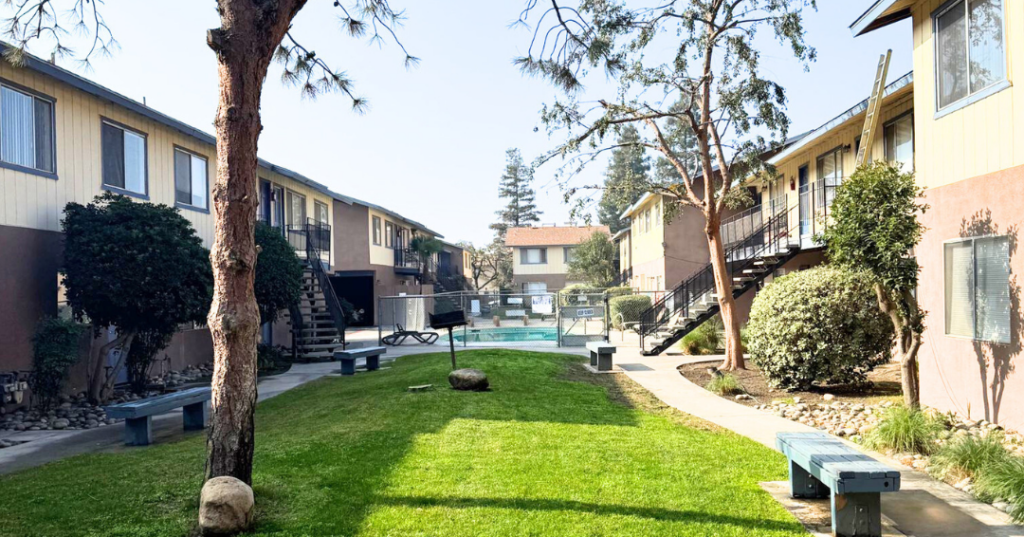 VISALIA - 40 UNIT APARTMENTS