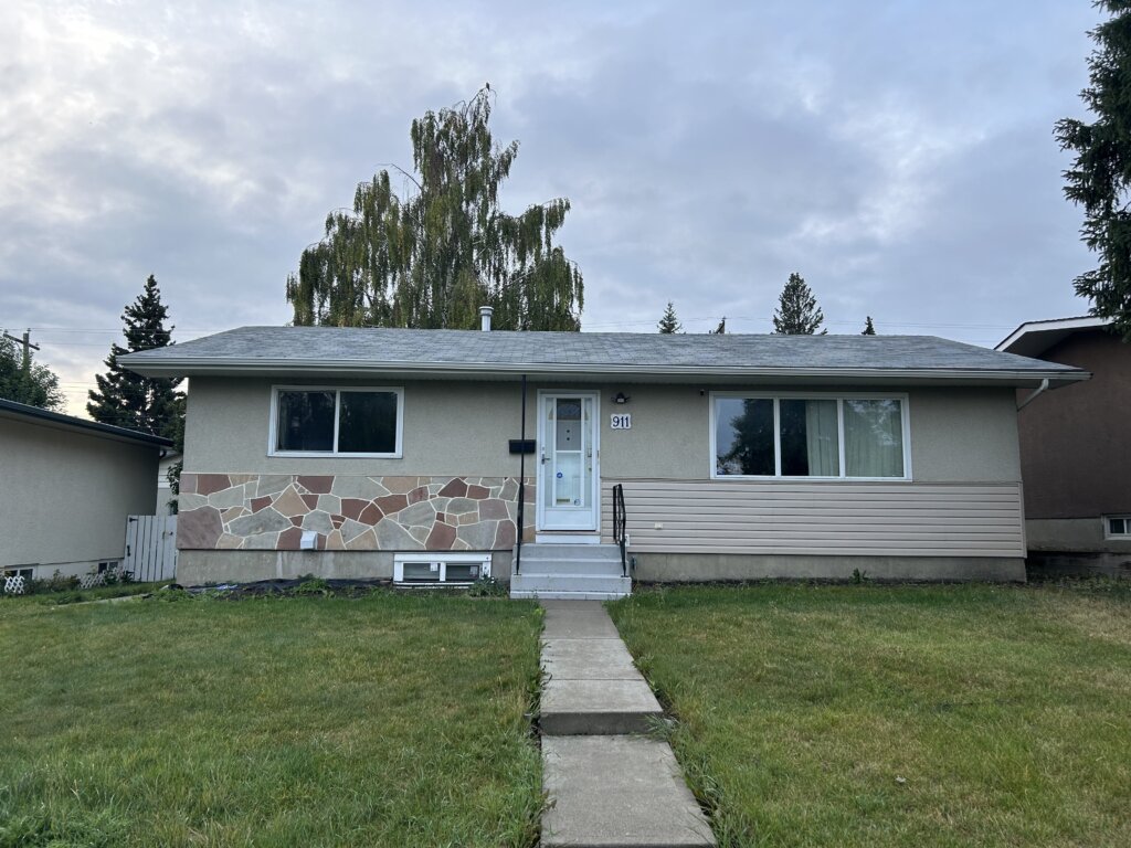 Cash Home Buyer In Calgary Buys Homes Like This!