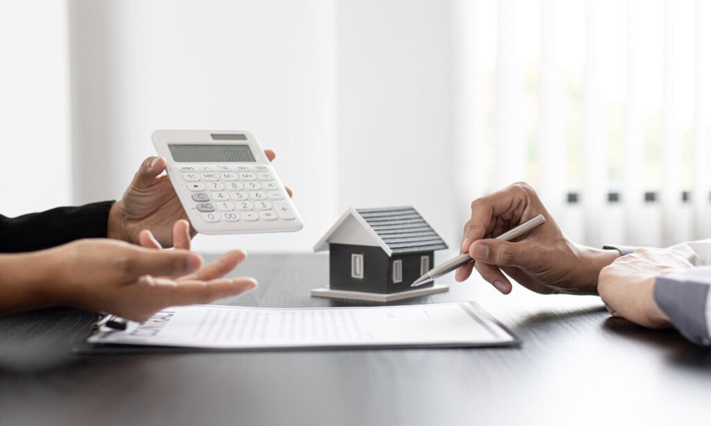 Cash Offer vs. Mortgage Buyer