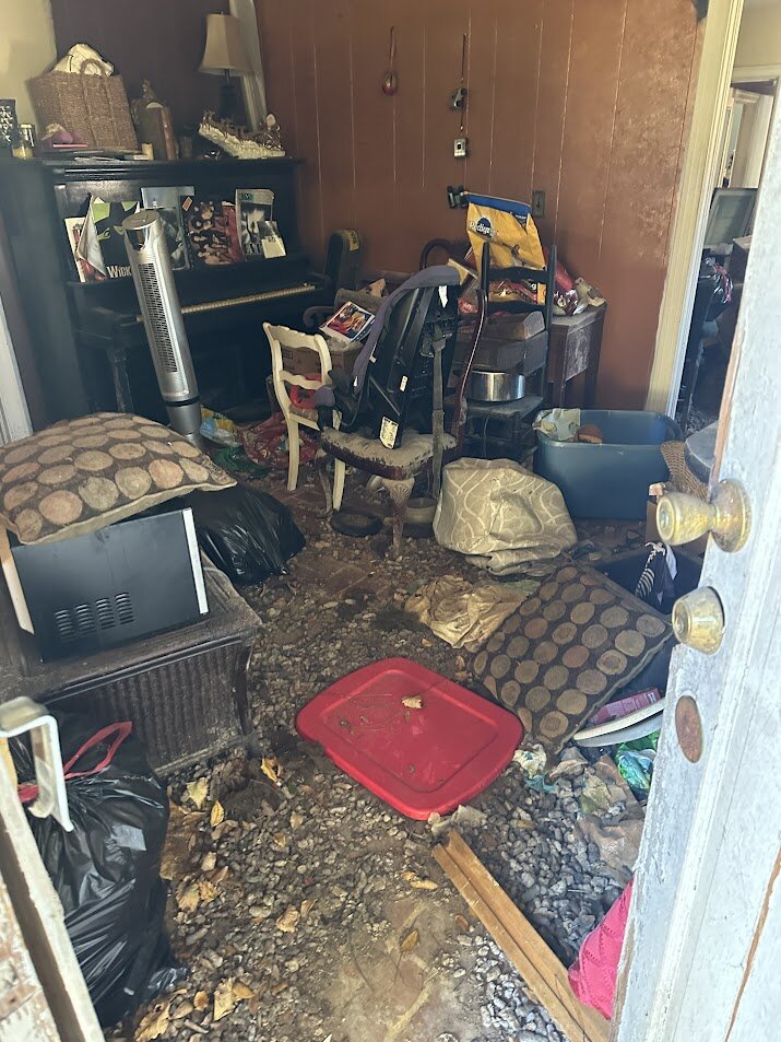 My-Fair-Marke- Offer-Trashed-Houses (5)