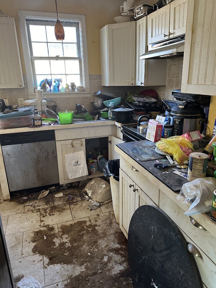 My-Fair-Marke- Offer-Trashed-Houses (6)