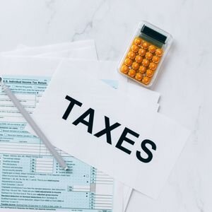 Tax Issues When Selling a House Below Market Value in Texas