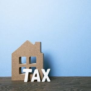 Tax Rules for Selling a House Below Market Value in Texas