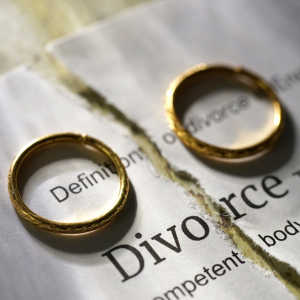 How Can a Name Be Removed from a Property Deed After Divorce In Texas
