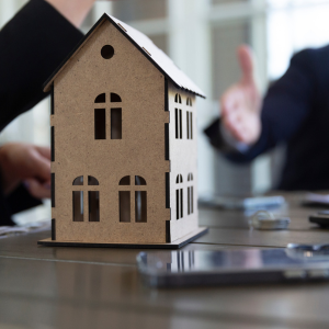 How to Sell an Apartment Complex Without Using a Realtor In Texas