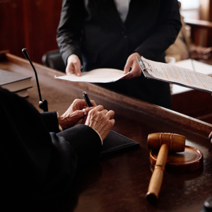 Steps to Sell a Warehouse with an Ongoing Lawsuit Texas