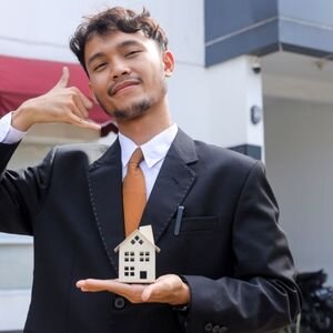 Is a residential realtor allowed to sell commercial property Dallas