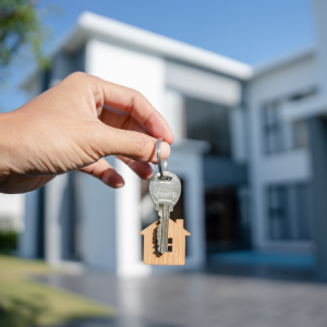 Tips for Buying and Selling a House at Once in Dallas, TX