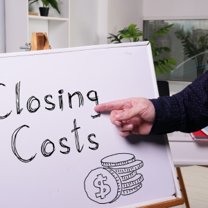 Who covers closing costs when selling a house In Virginia