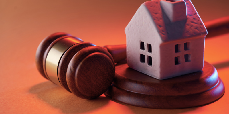 Selling a House While a Lawsuit Is Pending [market_city]