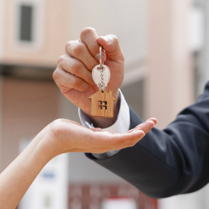 How Do I Find a Realtor in Another State in